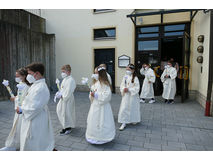 Feier der 1. Heiligen Kommunion in Sankt Crescentius (Foto: Karl-Franz Thiede)